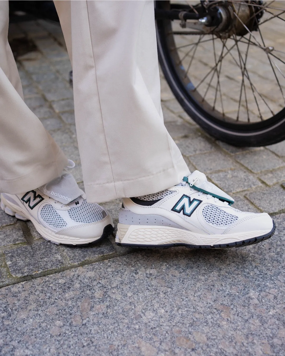 M2002RVD - Sea Salt/White
