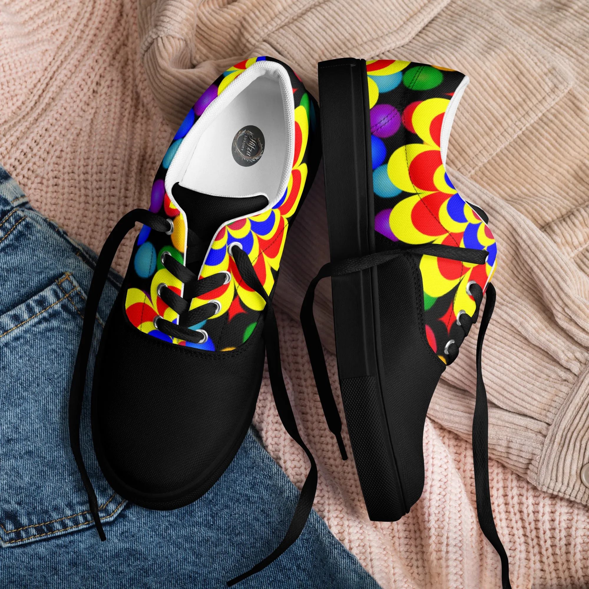Women’s lace-up canvas shoes